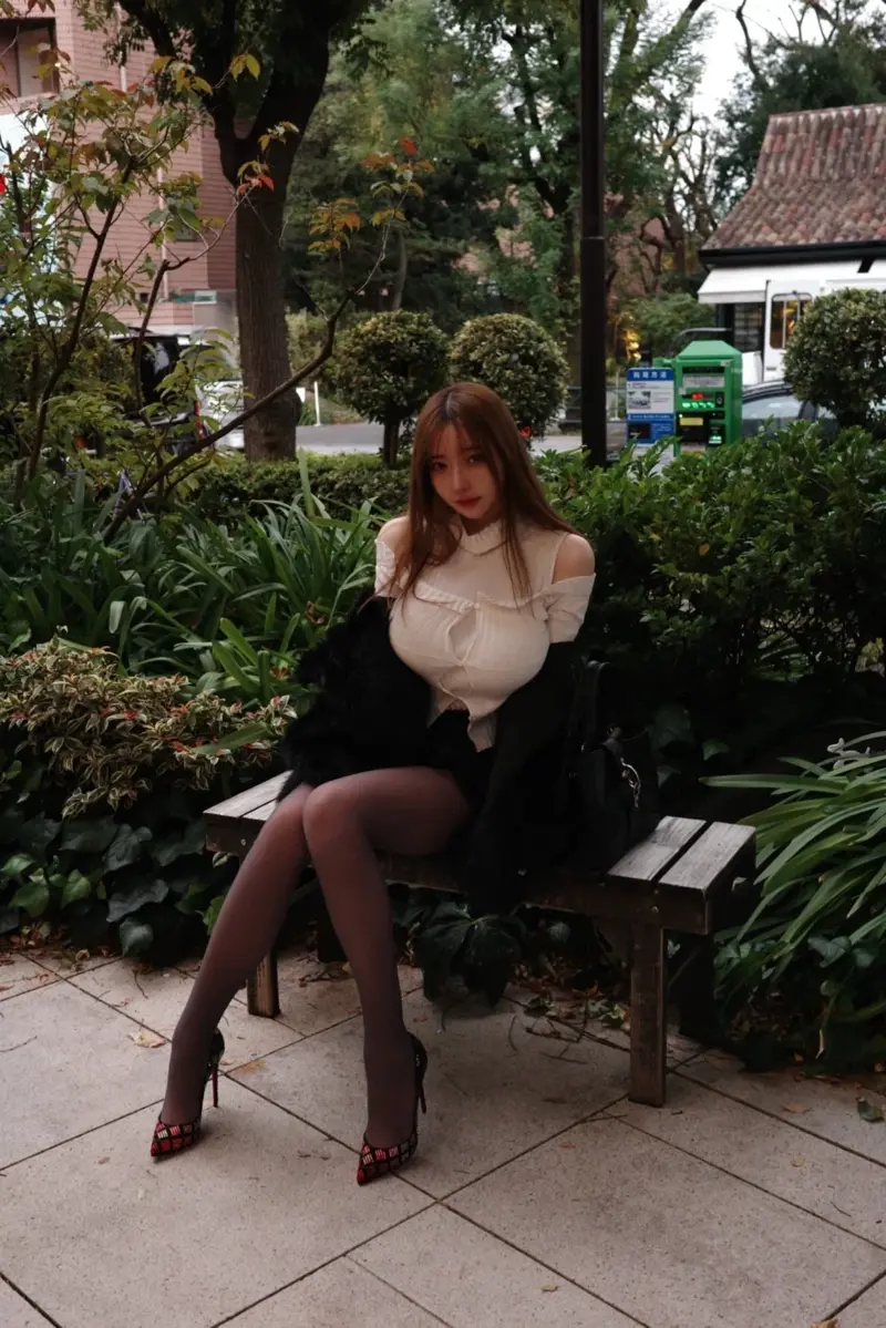 i1196363650_hRaKdbvjr3.webp