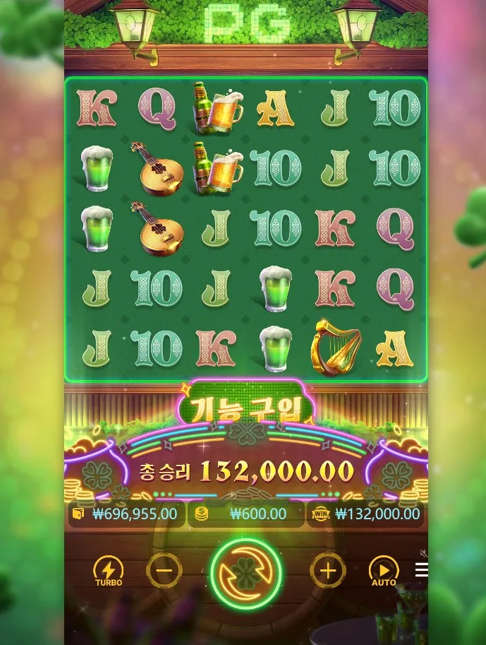 lucky_clover_lady_7PreJzOddh.webp
